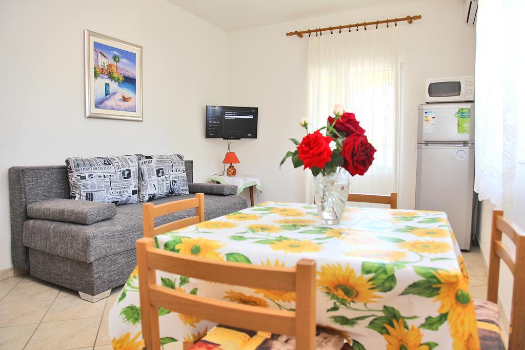 Villa Marijana Sreser Buitenkant foto
